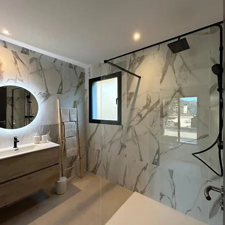 Apartament Bas De Entierement Equipee